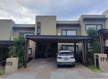 Casa de 3 habitaciones, El Marqués · Casa en Venta en Fraccionamiento Villa Carriedo 2 Niveles