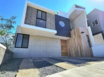 Casa · 221m² · 4 Recámaras · 2 Estacionamientos · Casa Astrid en Zibatá