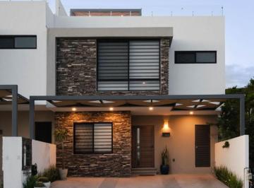 Casa · 272m² · 4 Recámaras · 3 Estacionamientos · Casa Rebeca en Nuevo Refugio Qro