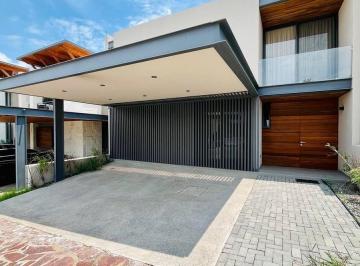 Casa · 273m² · 4 Recámaras · 2 Estacionamientos · Casa Lavanda en Altozano
