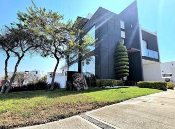 Casa · 351m² · 4 Recámaras · 2 Estacionamientos · Casa Clara en Zibatá