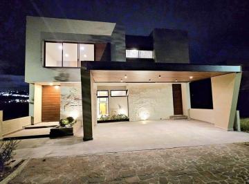 Casa · 450m² · 5 Recámaras · 3 Estacionamientos · Casa Toronto en Altozano Querétaro