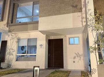 Casa · 105m² · 3 Recámaras · 2 Estacionamientos · Casa Kentia en Zarú