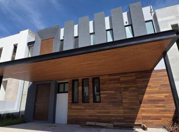 Casa · 260m² · 5 Recámaras · Casa Florencia en Altozano