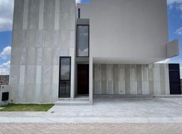 Casa en condominio · 337m² · 4 Recámaras · 3 Estacionamientos · Casa Paris en Lomas del Campanario Norte