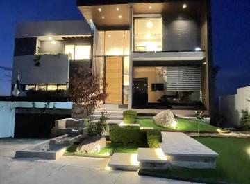 Casa · 937m² · 4 Recámaras · 6 Estacionamientos · Casa Gretel en Zibatá Querétaro