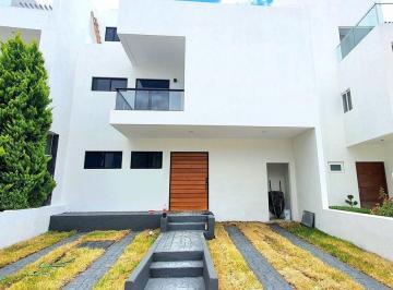 Casa · 254m² · 5 Recámaras · 2 Estacionamientos · Casa Omadi en Zibatá