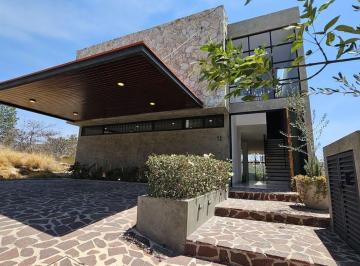 Casa · 357m² · 3 Recámaras · 3 Estacionamientos · Casa Praga en Altozano Querétaro