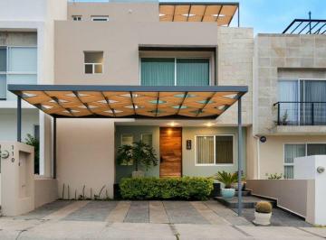 Casa · 175m² · 3 Recámaras · 2 Estacionamientos · Casa Aurora en Zibatá Querétaro