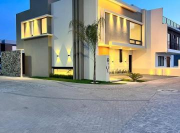 Casa · 315m² · 4 Recámaras · 2 Estacionamientos · Casa Carlota en Hacienda Carlota Corregidora
