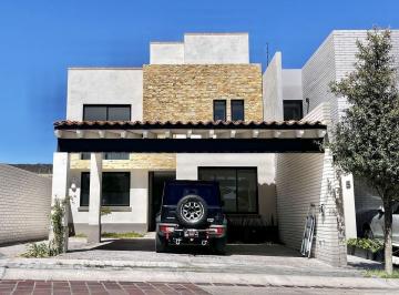 Casa · 279m² · 4 Recámaras · 3 Estacionamientos · Casa Lena en Mayorazgo Querétaro.