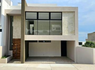 Casa · 255m² · 4 Recámaras · 2 Estacionamientos · Casa Toledo en Nuevo Refugio