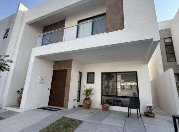 Casa · 232m² · 3 Recámaras · 2 Estacionamientos · Casa Carlotta en Nuevo Refugio