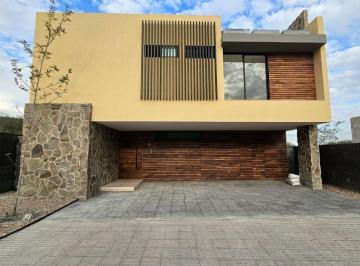 Casa · 356m² · 4 Recámaras · 5 Estacionamientos · Casa Jaspe en La Espiga Querétaro