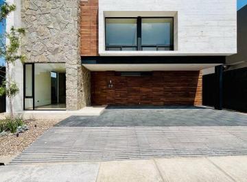 Casa · 4 Recámaras · 3 Estacionamientos · Casa Obsidiana en La Espiga