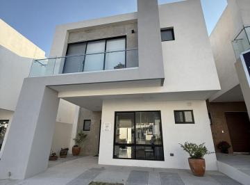 Casa · 204m² · 3 Recámaras · 2 Estacionamientos · Casa Alexa en Nuevo Refugio