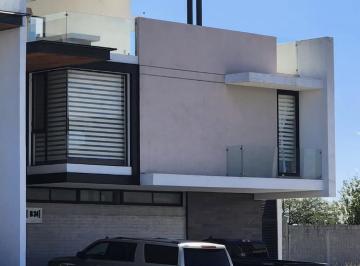 Casa en condominio · 450m² · 3 Recámaras · 3 Estacionamientos · Casa Jeronimo