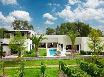 Casa · 730m² · 4 Recámaras · 2 Estacionamientos · Casa del Agua en San Miguel de Allende