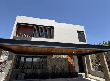 Casa · 250m² · 4 Recámaras · 3 Estacionamientos · Casa Nizza en Altozano