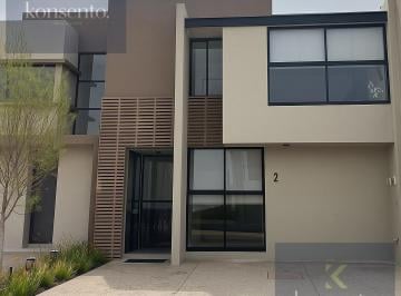 Casa · 152m² · 3 Recámaras · 2 Estacionamientos · Casa en Residencial El Refugio en Venta