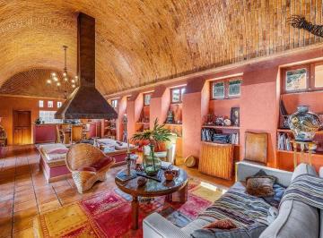 a8724db14dc4be4d93c39035648a588d419e72d126f801c14421ec84e64a5c1c · Casa con Casita en San Miguel de Allende Cerca del Centro Histórico