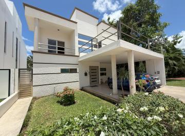 FACHADA · Casa en Venta, Residencial Cumbres de 342 m² con Alberca