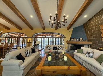 Casa · 769m² · 3 Recámaras · 12 Estacionamientos · Casa en Venta, Hacienda Valle Escondido