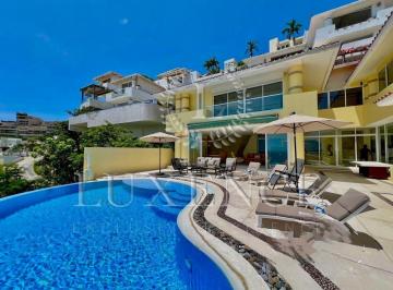 Casa en condominio · 737m² · 4 Recámaras · 2 Estacionamientos · Casa en Condominio en Venta, Acapulco