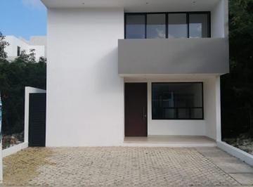 Casa · 264m² · 3 Recámaras · 3 Estacionamientos · Casa Residencial en Aqua Cumbres en Av Huayacan, Cancun