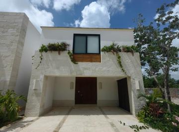 Casa · 219m² · 3 Recámaras · 2 Estacionamientos · Casa en Venta, en Los Santos, 3 Recámaras, Amplios Espacios, Cancún