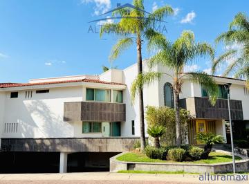 Casa de 3 habitaciones, Zapopan · Hermosa Casa en Renta San Bernardo Zona Andares Zapopan