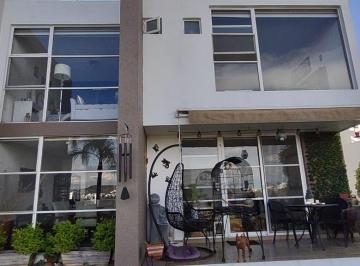 Casa en condominio · 165m² · 3 Recámaras · 2 Estacionamientos · Casa en Condominio en Venta, Lomas del Marqués, Miradores del Marqués
