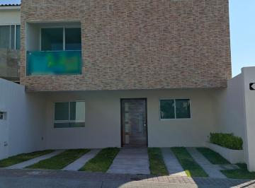 Casa · 208m² · Casa en Venta con Habitación en Planta Baja, Ubicada en Fraccionamiento El Mirador