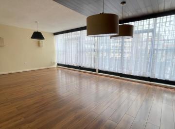 Sala comedor con balcón · Departamento en Renta