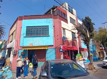 Fachada y locales · Casa en Venta con 2 Locales Comerciales en Esquina, Peralvillo. Uso Mixto
