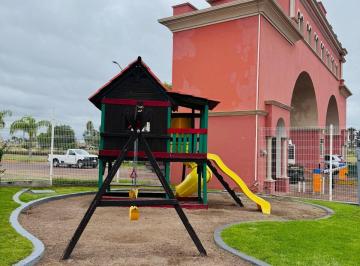 Casa · 250m² · 3 Recámaras · 2 Estacionamientos · Casa - Aguascalientes