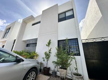 Casa · 172m² · 3 Recámaras · 2 Estacionamientos · ?casa en Venta en Gran San Pedro Cholul