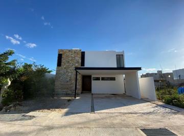 Casa · 270m² · 3 Recámaras · 2 Estacionamientos · Casa en Venta Privada en Conkal