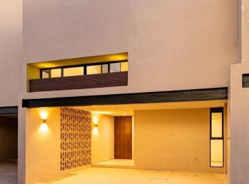 Casa · 186m² · 3 Recámaras · 2 Estacionamientos · Casa en Venta en Temozón Norte