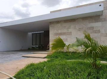 Casa · 225m² · 3 Recámaras · 2 Estacionamientos · Casa en Venta en Privada en Chichi Suarez