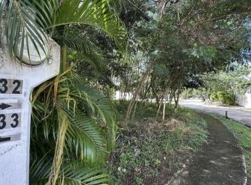 Terreno / Lote · Venta de Terreno en Esquina en Privada Residencial