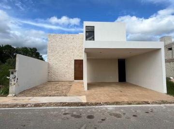 Casa · 324m² · 3 Recámaras · 2 Estacionamientos · Casa en Venta en Conkal, Mérida
