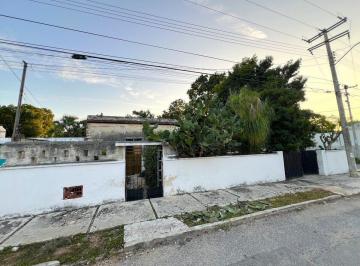 Casa · 2 Recámaras · 1 Estacionamiento · Casa en Esquina en Venta con Amplio Terreno en La Garcia Gineres Mérida