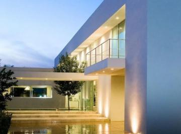 Casa · Exclusiva Casa en Venta en Cholul