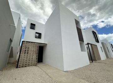 Casa · 111m² · 3 Recámaras · 2 Estacionamientos · Casa en Venta en El Oriente