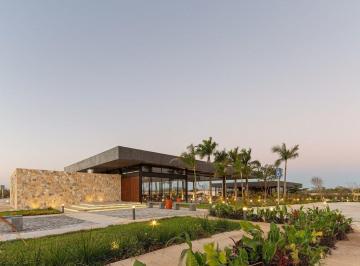 Casa · 188m² · 3 Recámaras · 2 Estacionamientos · Casa en Venta en Conkal