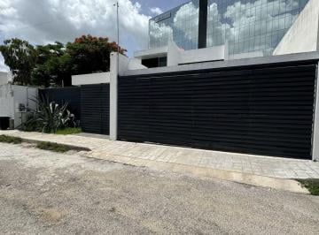 Casa · 385m² · 4 Recámaras · 3 Estacionamientos · ?hermosa Casa en Venta en Montebello