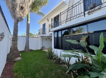 Casa · 181m² · 3 Recámaras · 2 Estacionamientos · Casa en Venta en Fracc. Francisco de Montejo de 3 Habitaciones Cerca de Avs