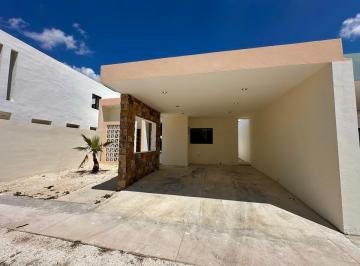 Casa · 207m² · 3 Recámaras · 2 Estacionamientos · Casa en Venta de Una Planta Priv Conkal