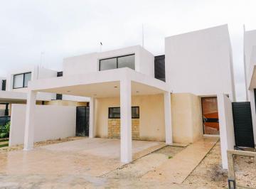 Casa · 4 Recámaras · 3 Estacionamientos · Casa en Venta en Privada en Dzitya
